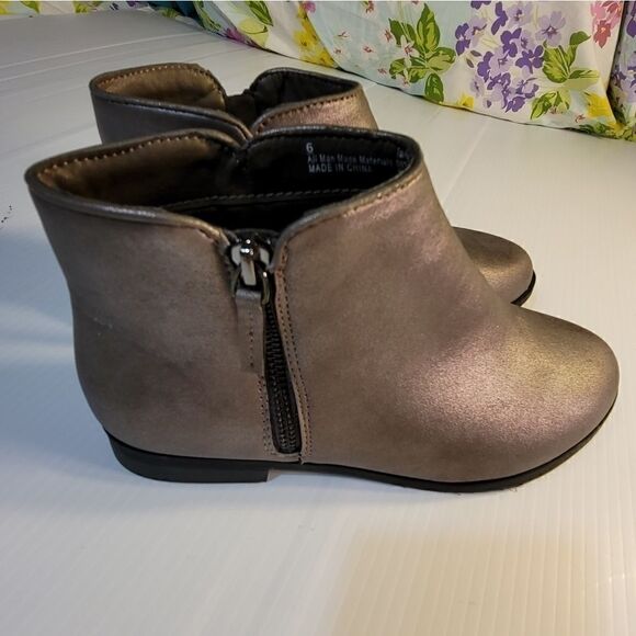 Cat & Jack Big Girl Pewter Zip up Booties sz 6 - Picture 4 of 10